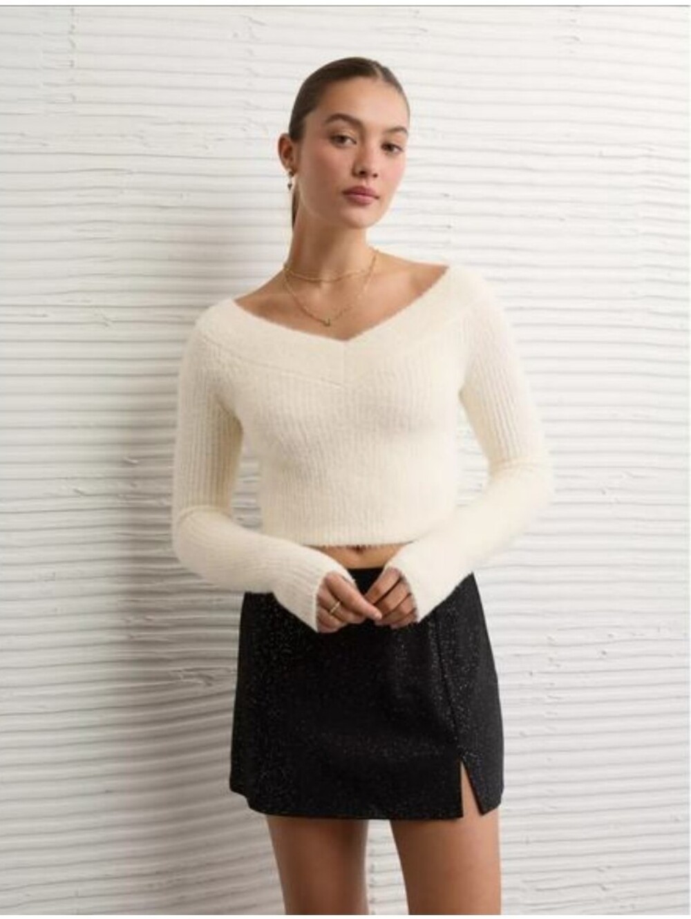 American Eagle Eyelash V Neck Off The Shoulder Cropped Sweater Women's Medium